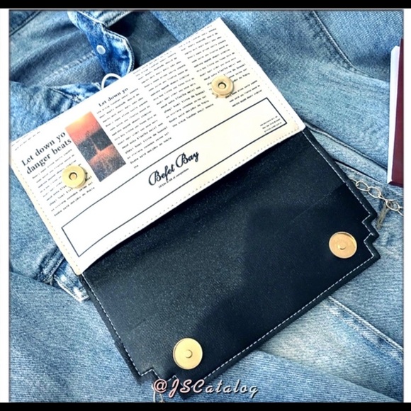 🌞Reduced! NWT! “Newspaper” Print Crossbody Bag - Picture 7 of 8